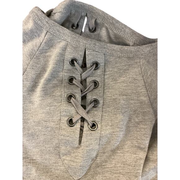 Disney Minnie Mouse Lace-Up Shoulder Sweatshirt Gray Graphic Youth Girls 11/13 - Picture 9 of 9